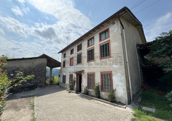casa indipendente in vendita a Cornedo Vicentino in zona Muzzolon