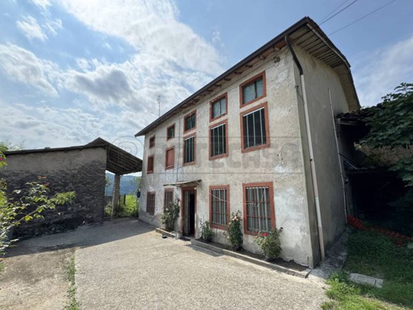 casa indipendente in vendita a Cornedo Vicentino in zona Muzzolon