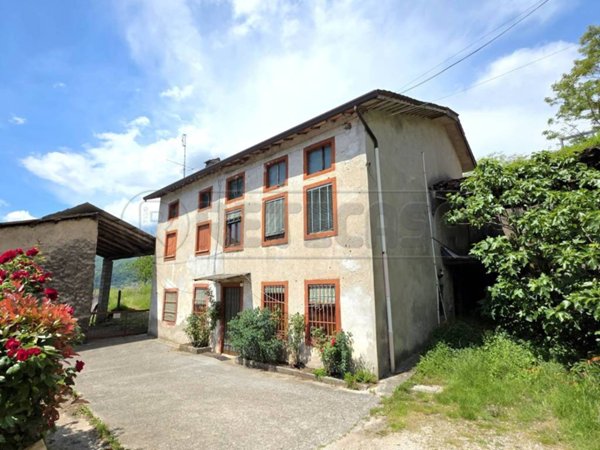casa indipendente in vendita a Cornedo Vicentino in zona Muzzolon