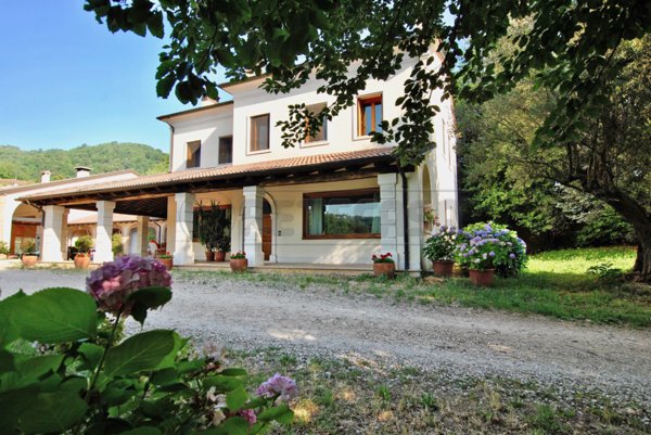 casa indipendente in vendita a Cornedo Vicentino