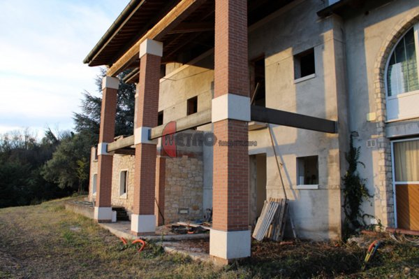 casa indipendente in vendita a Cornedo Vicentino in zona Cereda