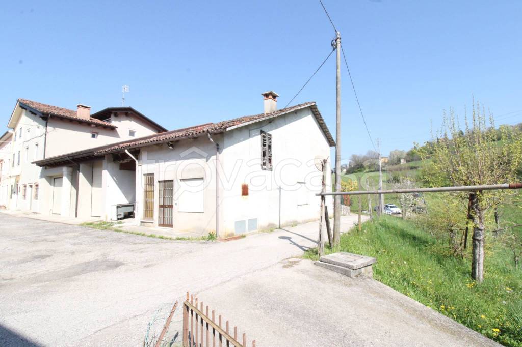 casale in vendita a Cornedo Vicentino in zona Cereda