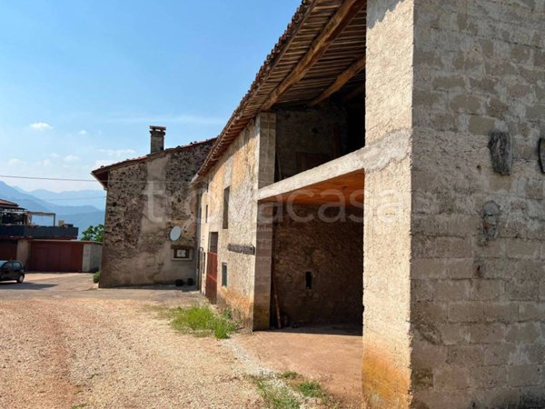 casa indipendente in vendita a Cornedo Vicentino
