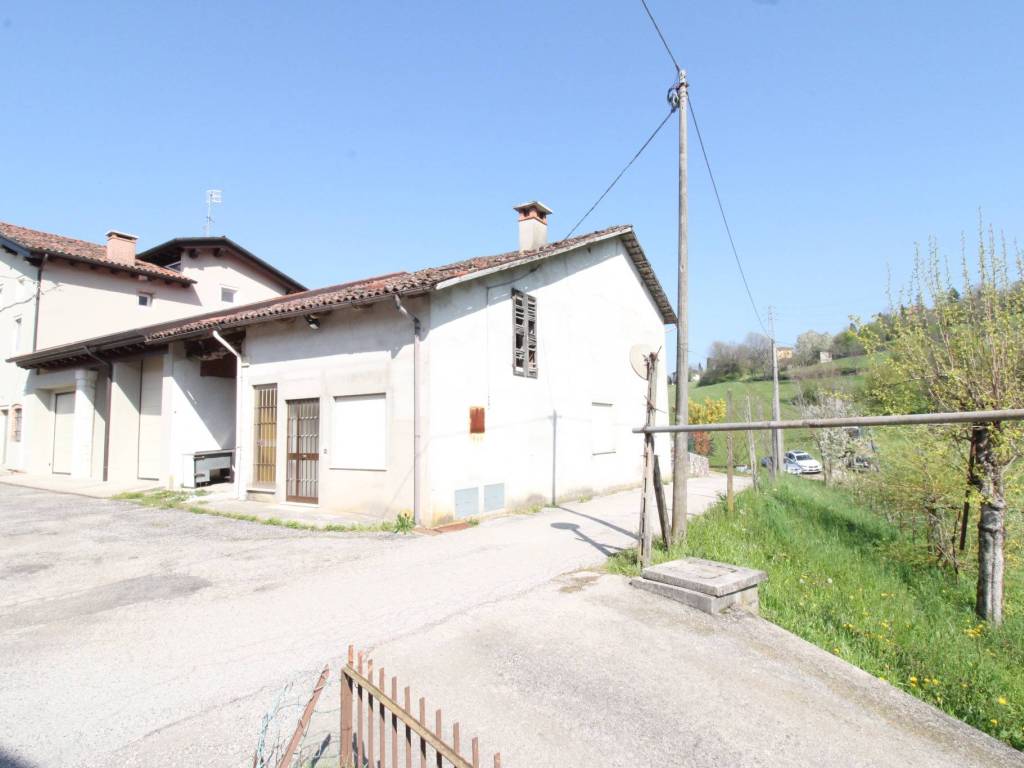 casa indipendente in vendita a Cornedo Vicentino