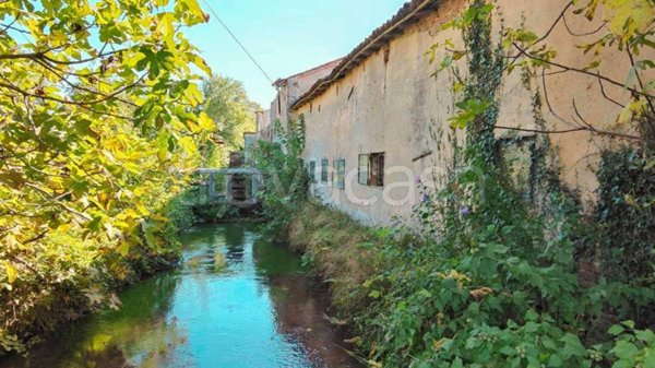 casa indipendente in vendita a Costabissara in zona Motta