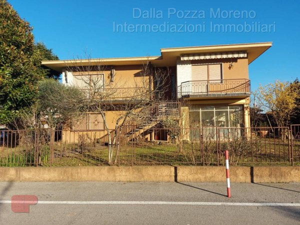 casa indipendente in vendita a Costabissara
