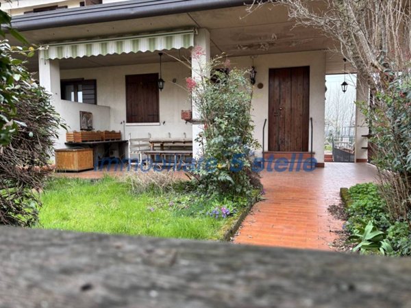 casa indipendente in vendita a Costabissara