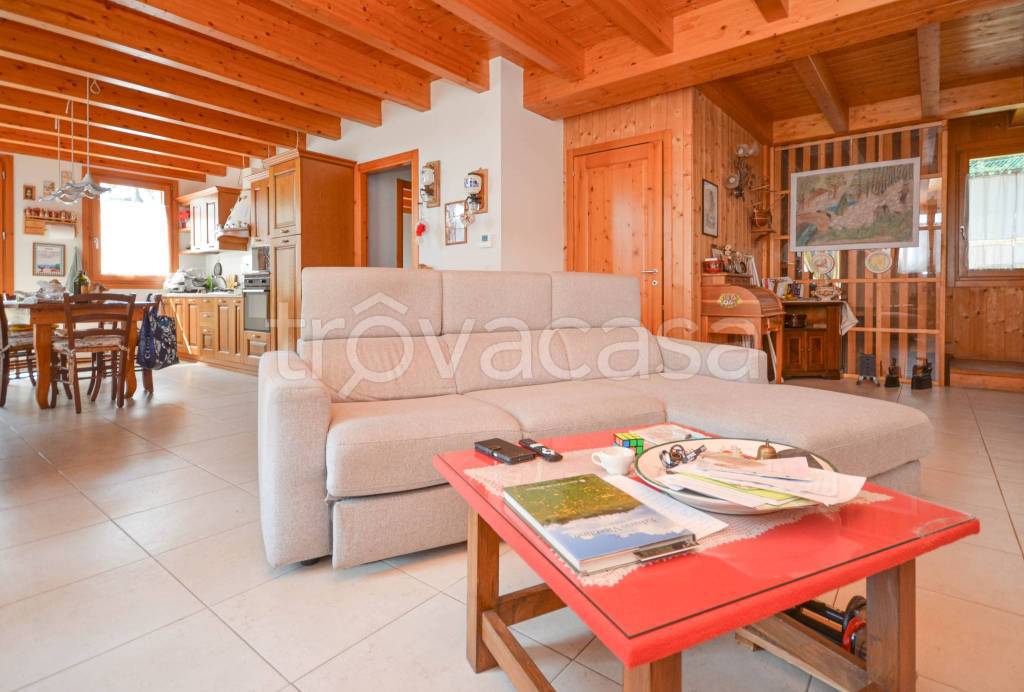 casa indipendente in vendita a Costabissara