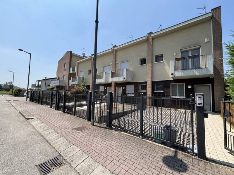 casa indipendente in vendita a Costabissara