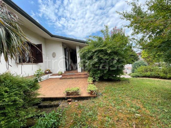 casa indipendente in vendita a Costabissara