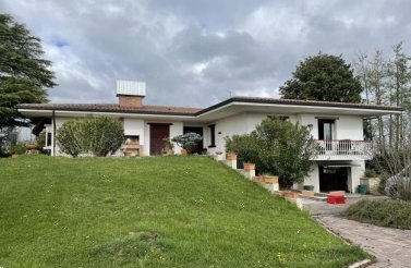 casa indipendente in vendita a Costabissara