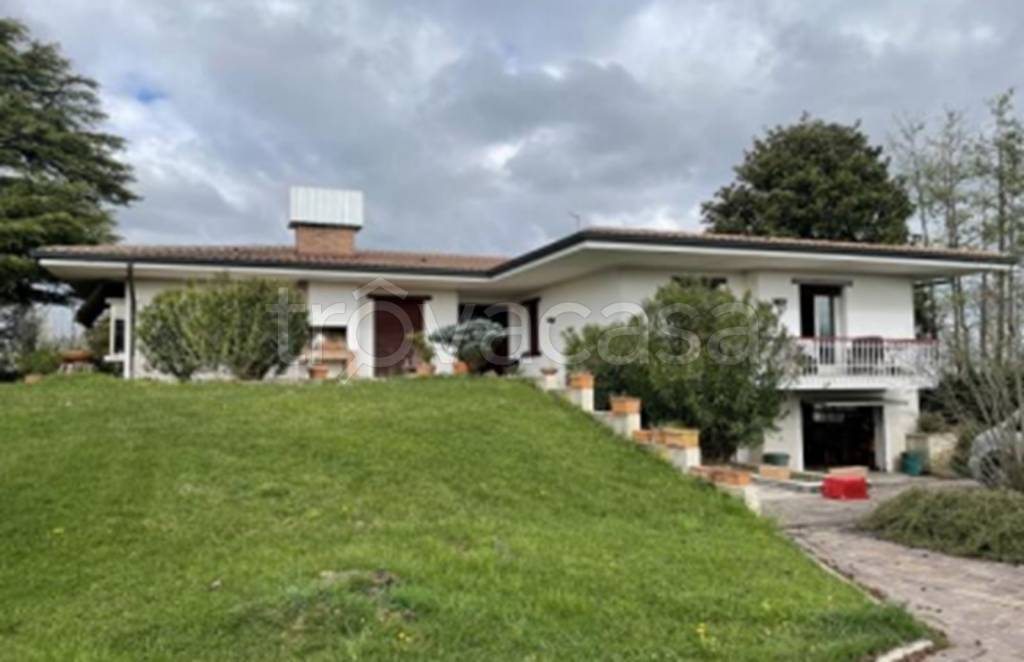 casa indipendente in vendita a Costabissara