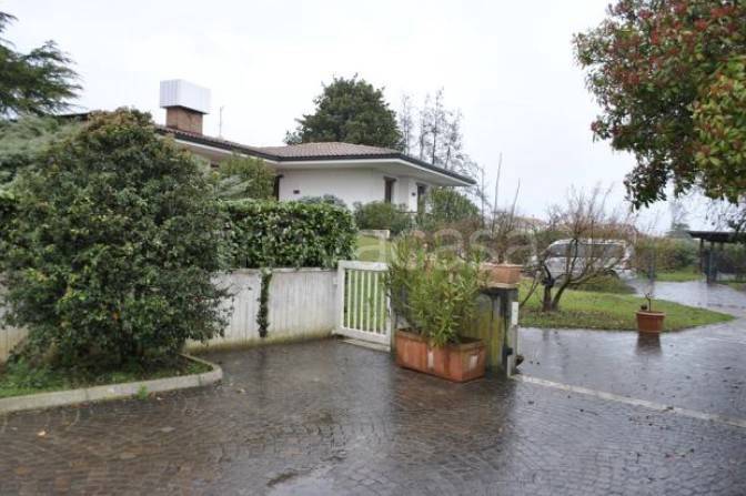 casa indipendente in vendita a Costabissara