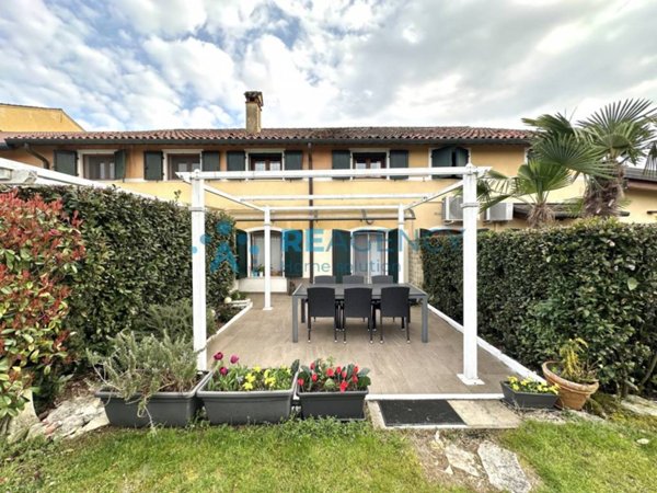 casa indipendente in vendita a Costabissara
