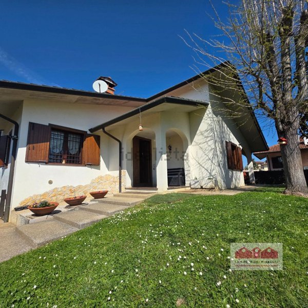 casa indipendente in vendita a Costabissara