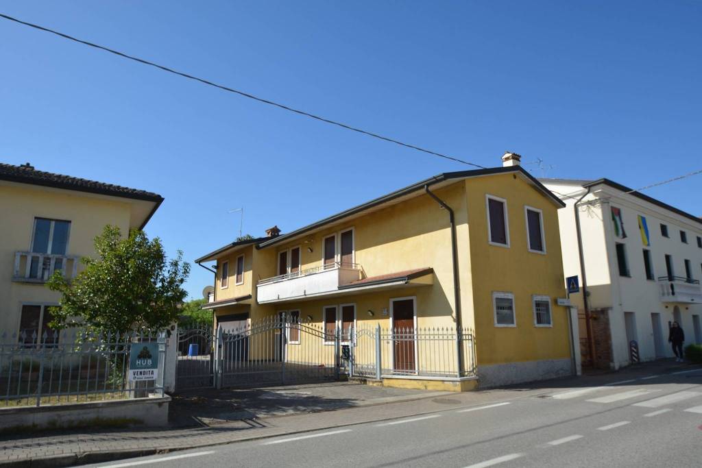 casa indipendente in vendita a Costabissara