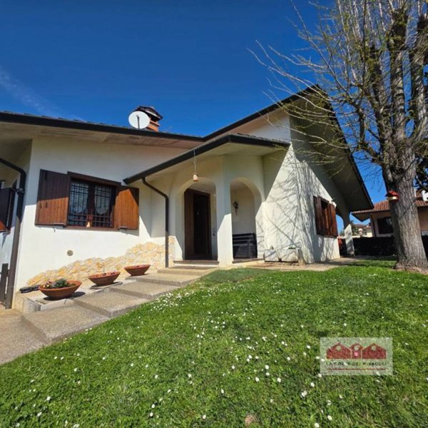casa indipendente in vendita a Costabissara