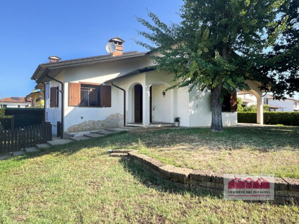casa indipendente in vendita a Costabissara