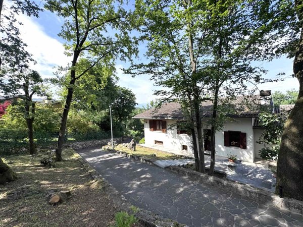 casa indipendente in vendita a Costabissara