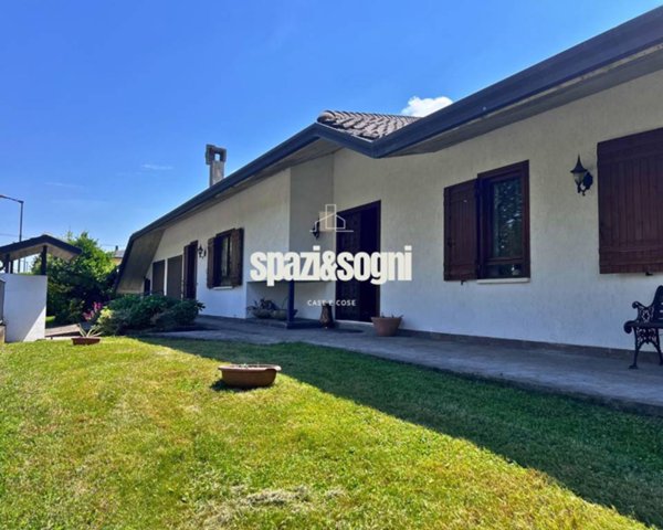 casa indipendente in vendita a Costabissara