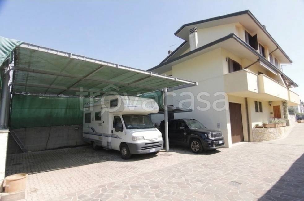 casa indipendente in vendita a Costabissara in zona Motta