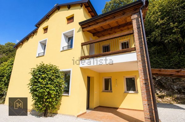 casa indipendente in vendita a Costabissara