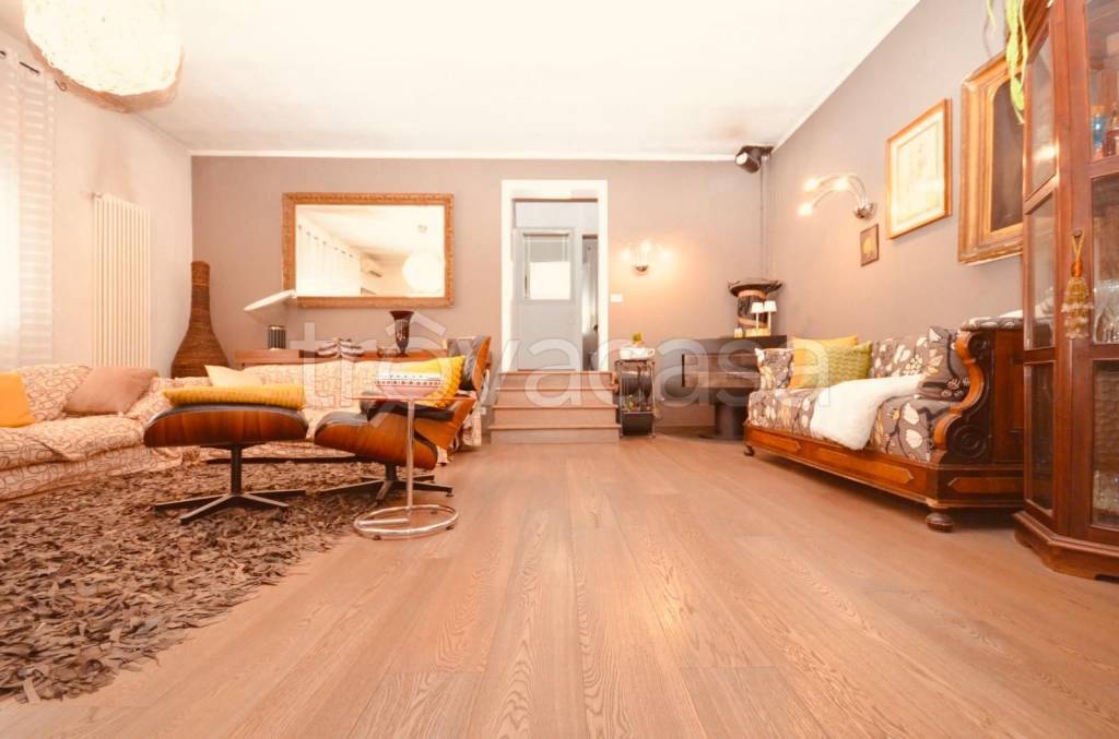 casa indipendente in vendita a Costabissara