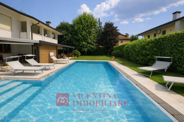 casa indipendente in vendita a Costabissara
