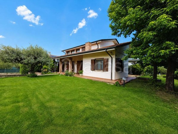 casa indipendente in vendita a Costabissara