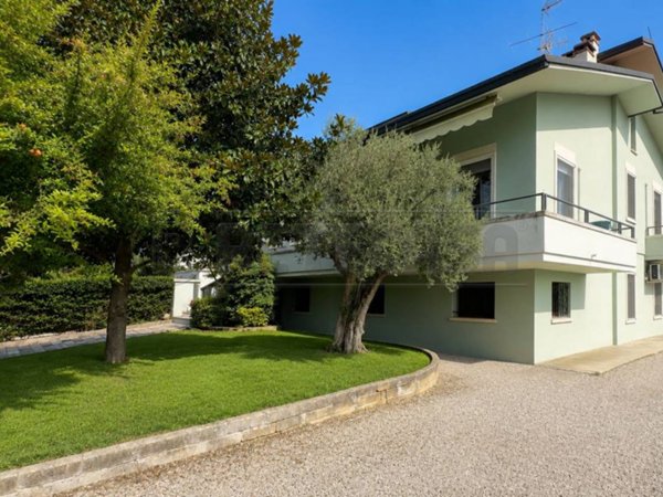 casa indipendente in vendita a Costabissara