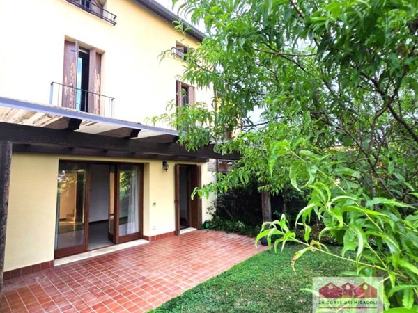 casa indipendente in vendita a Costabissara