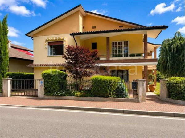 casa indipendente in vendita a Costabissara
