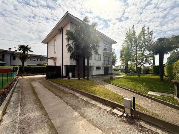 casa indipendente in vendita a Costabissara in zona Motta