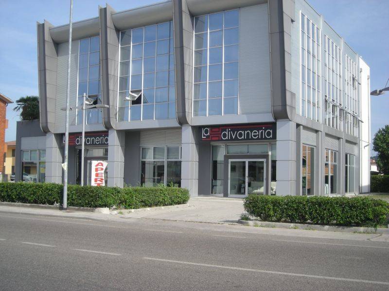 ufficio in vendita a Creazzo in zona Olmo
