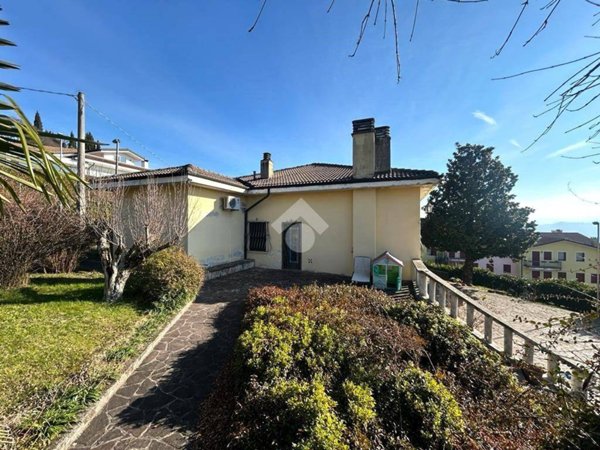 casa indipendente in vendita a Creazzo