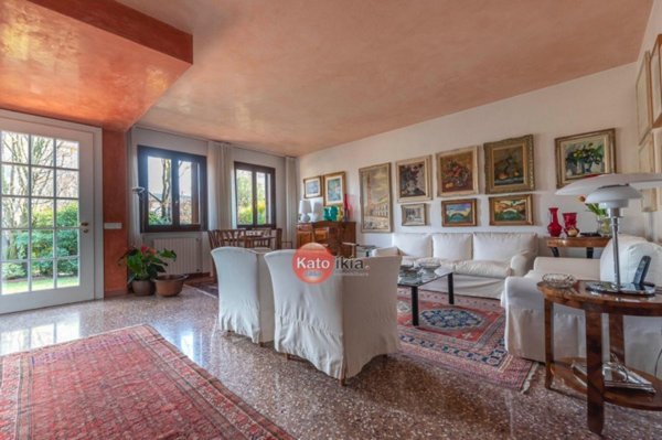 casa indipendente in vendita a Creazzo