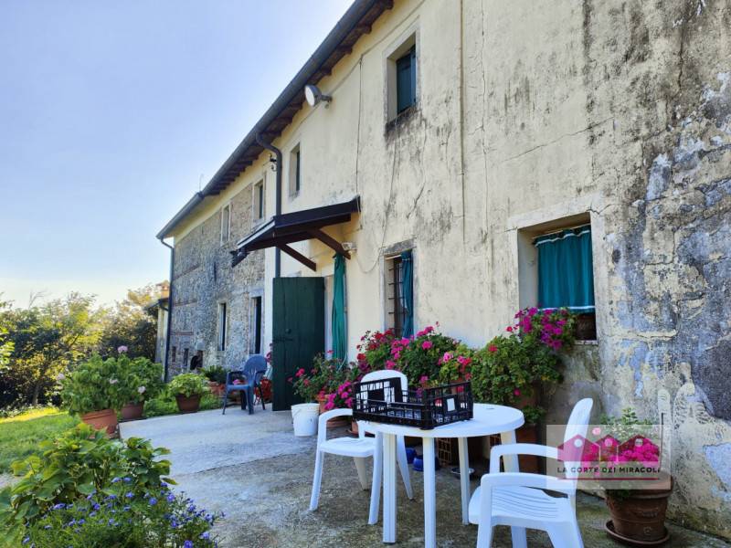 casa semindipendente in vendita a Creazzo