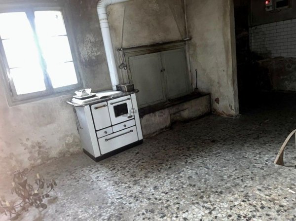 pentavano in vendita a Creazzo