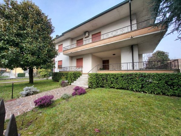 casa indipendente in vendita a Creazzo