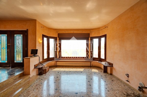 casa indipendente in vendita a Creazzo
