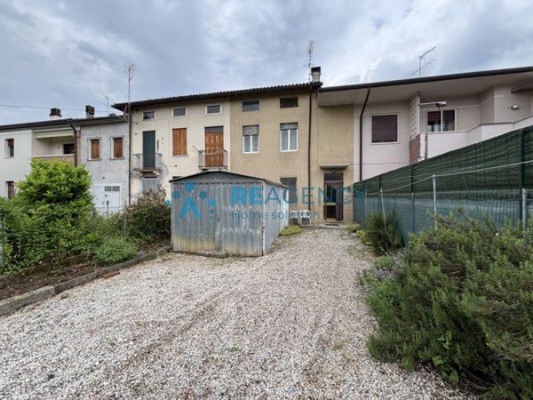 casa indipendente in vendita a Creazzo