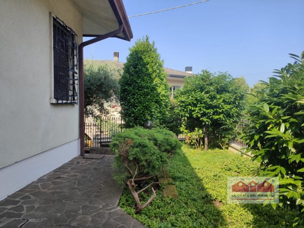 casa indipendente in vendita a Creazzo