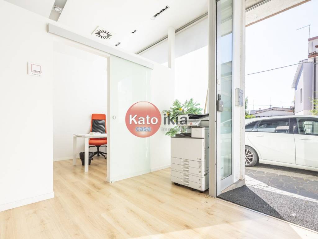 ufficio in vendita a Creazzo