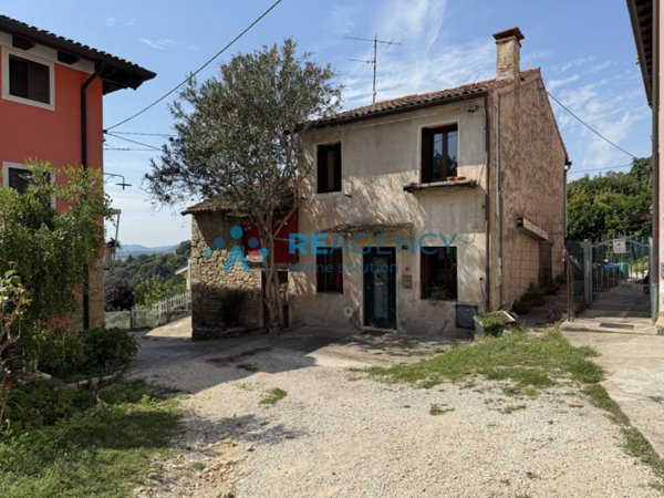 casa indipendente in vendita a Creazzo