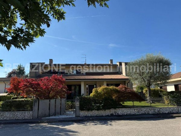 casa indipendente in vendita a Creazzo
