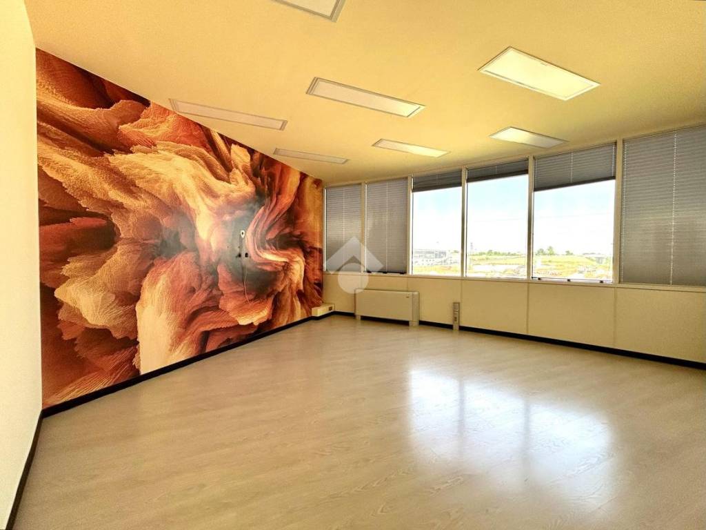 ufficio in vendita a Creazzo