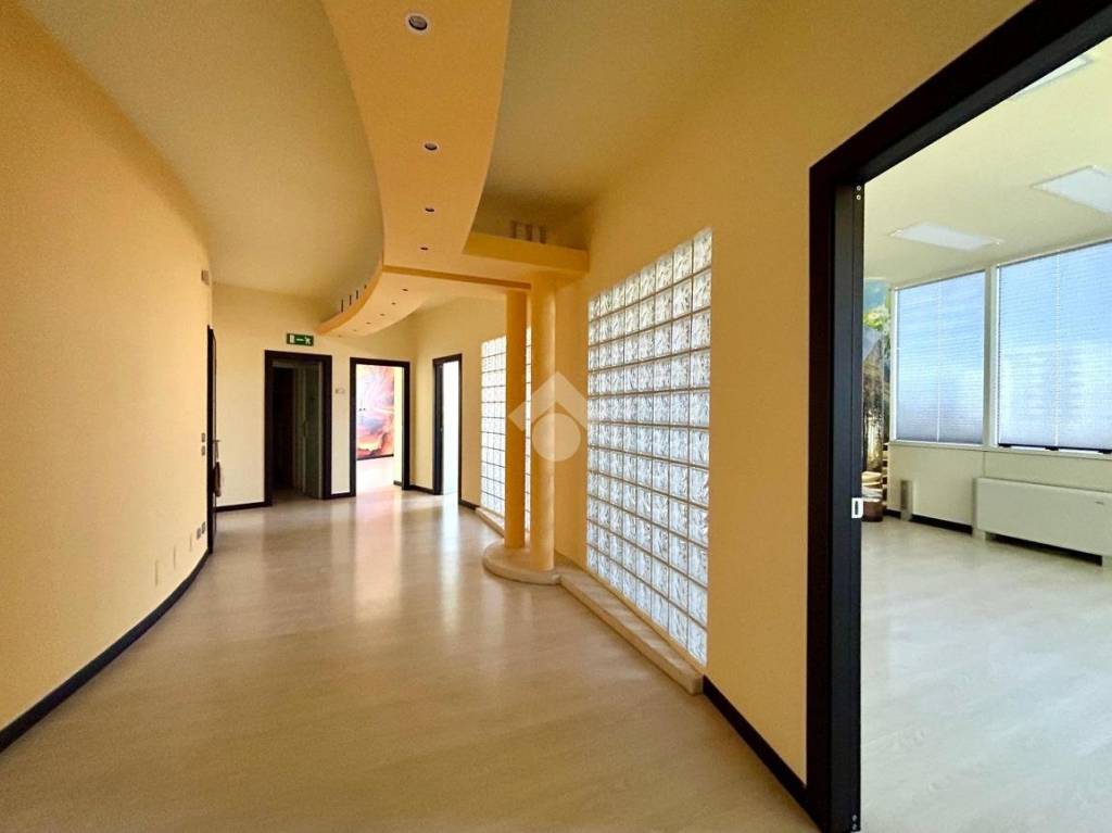 ufficio in vendita a Creazzo in zona Olmo