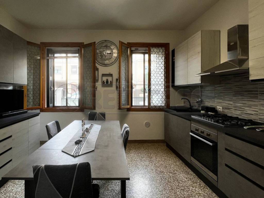 casa indipendente in vendita a Creazzo