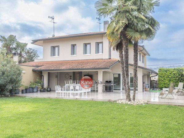 casa indipendente in vendita a Creazzo