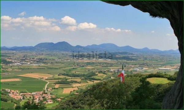 casa indipendente in vendita a Creazzo